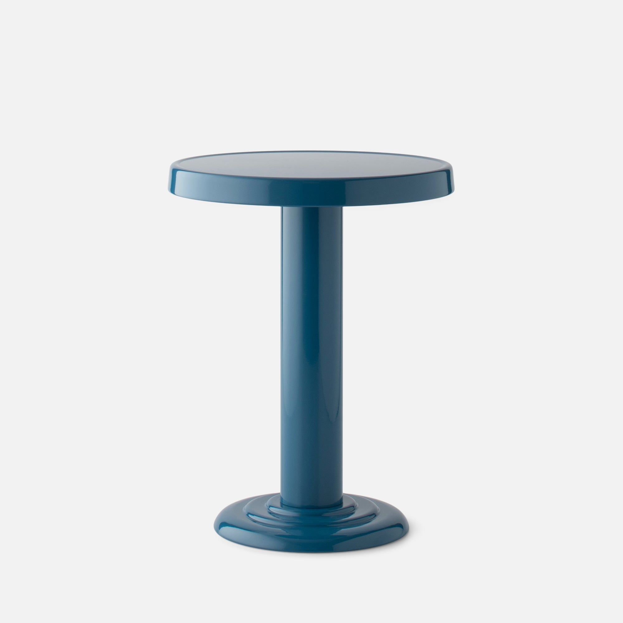 spring24-_141619_owen-side-table-pool-gloss_silo_1x1_jw-1.jpg